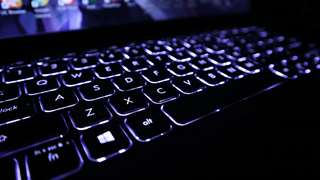 Cách mở đèn bàn phím laptop Dell Latitude như thế nào?