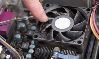 Quạt máy tính PC kêu to thì khắc phục ra sao?