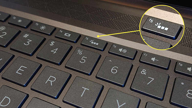 Cách mở đèn bàn phím laptop Dell Latitude