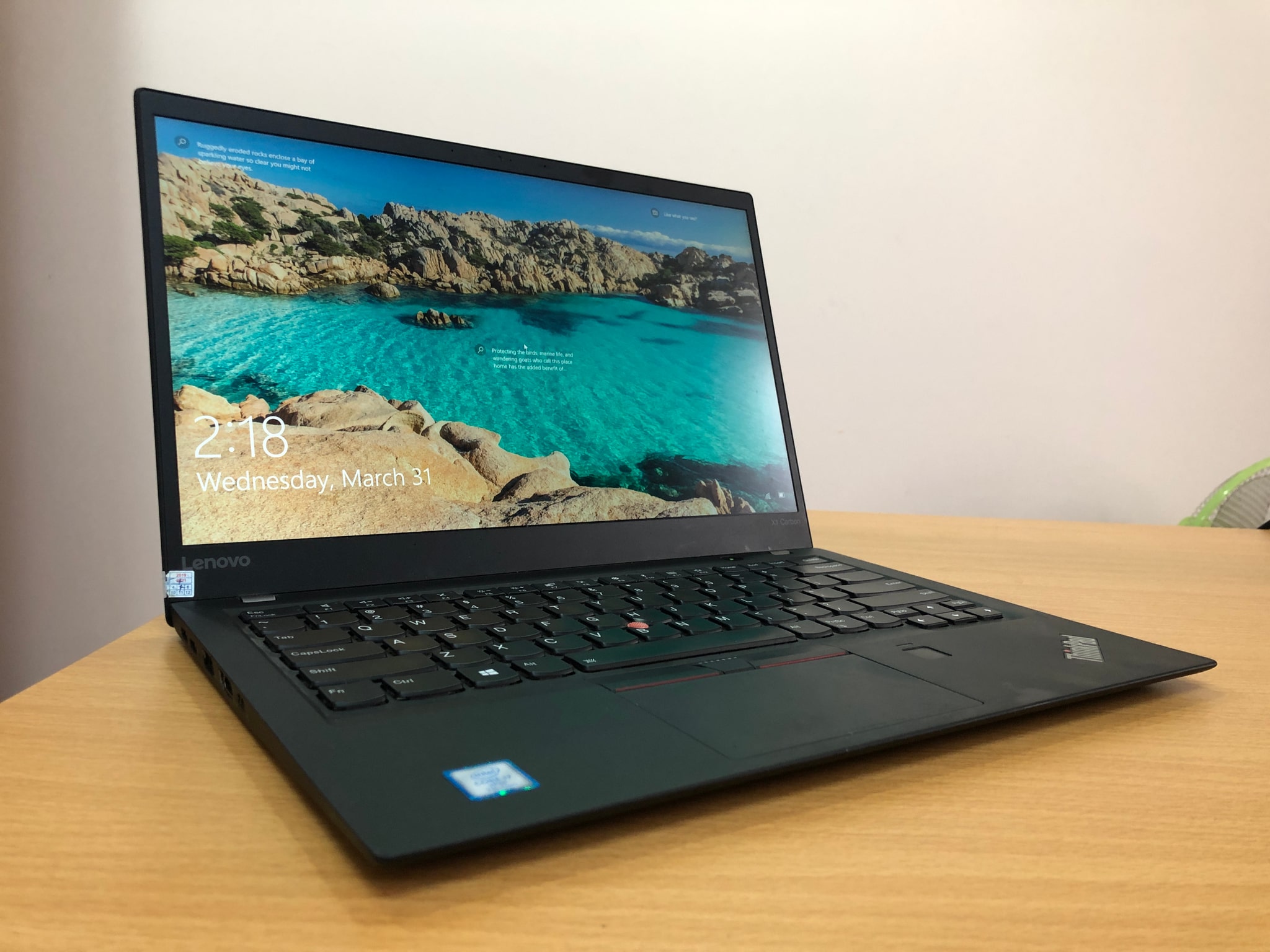 Có nên mua ThinkPad X1 Carbon Gen 5?