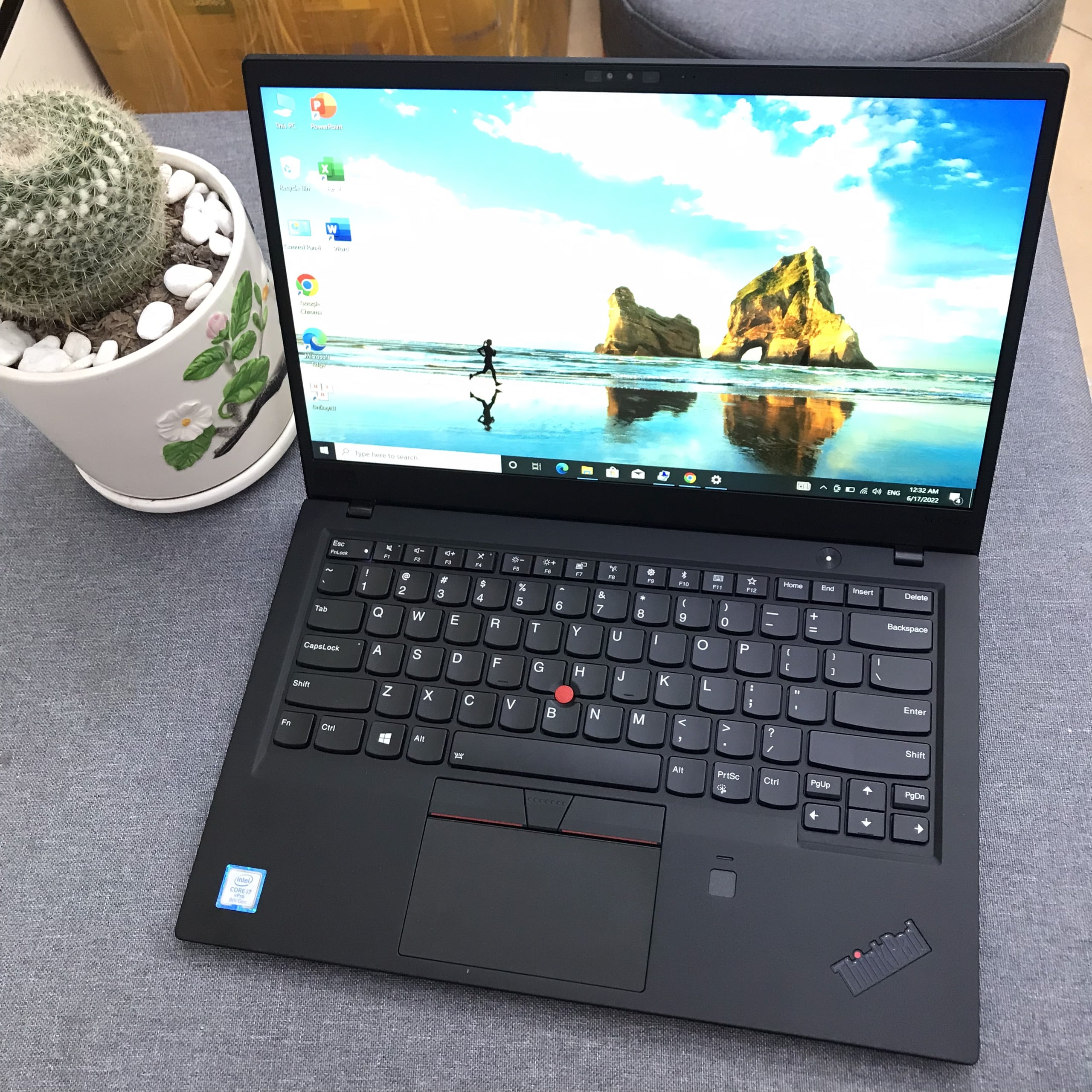 ThinkPad X1 Carbon Gen 6 sản xuất năm nào?