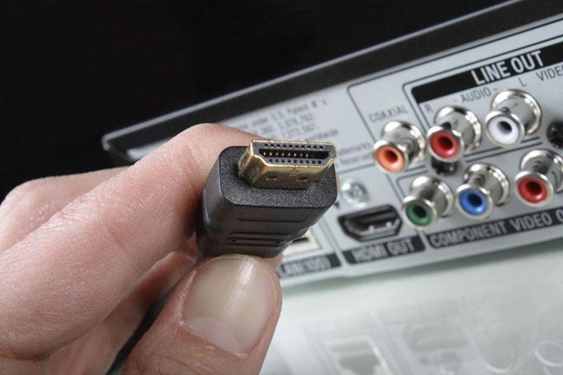 Vì sao nên kiểm tra cổng HDMI trên laptop?