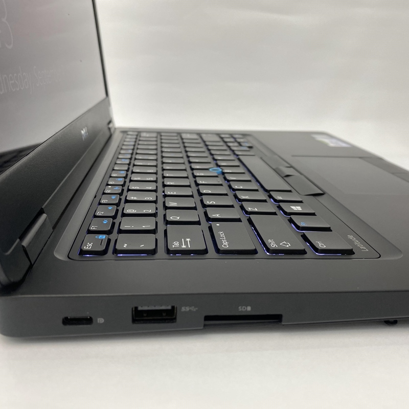 Laptop Dell Latitude 5480 (Core i5-6440HQ, RAM 8GB, SSD 256GB, VGA HD  Graphics 530, Màn 14 inch FHD)